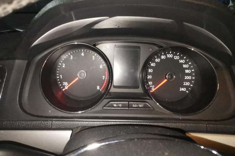 Used Volkswagen Lavida 2015 1.6L Automatic Comfort Edition Instrument Cluster