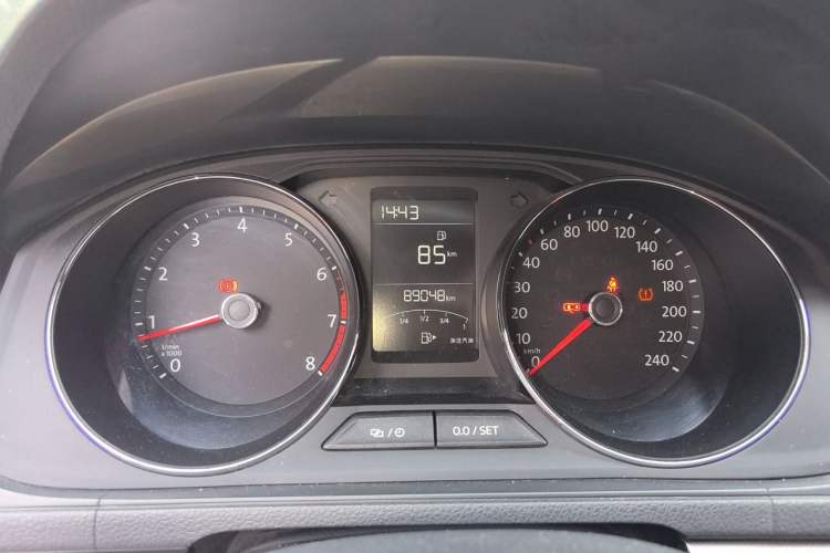 Used Volkswagen Lavida 2015 1.6L Manual Comfort Edition Instrument Cluster
