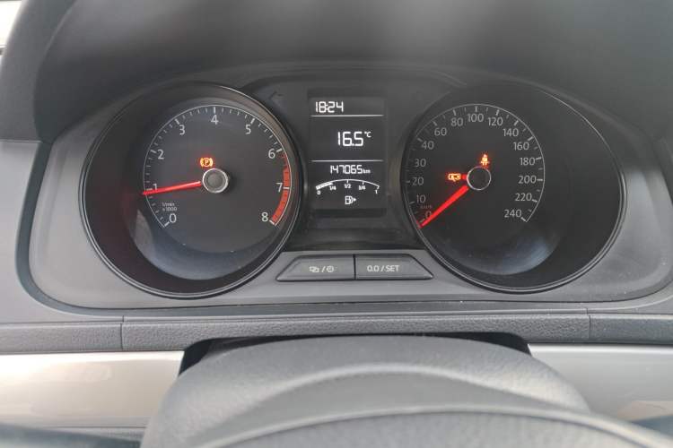 Used Volkswagen Lavida 2015 1.6L Manual Fashion Edition Instrument Cluster