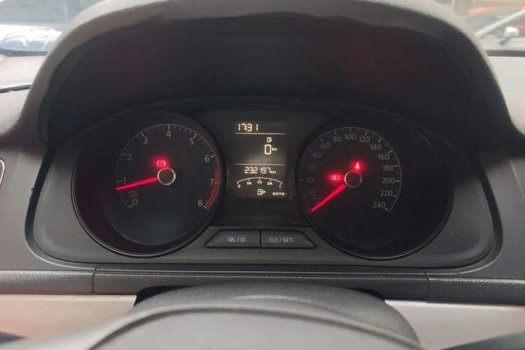 Used Volkswagen Lavida 2015 1.6L Manual Fashion Edition Instrument Cluster