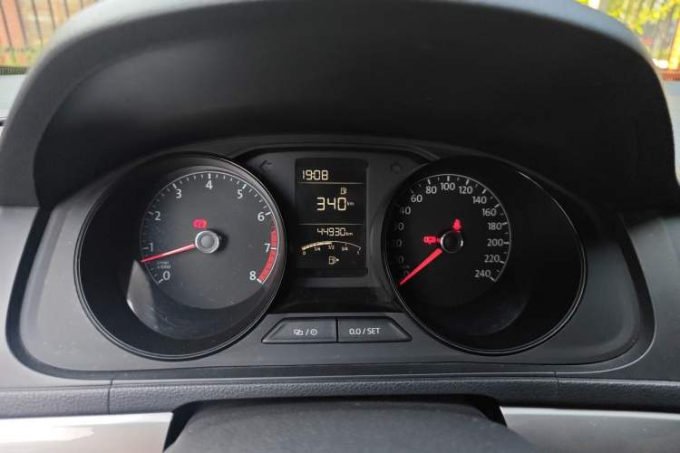 Used Volkswagen Lavida 2015 1.6L Manual Fashion Edition Instrument Cluster