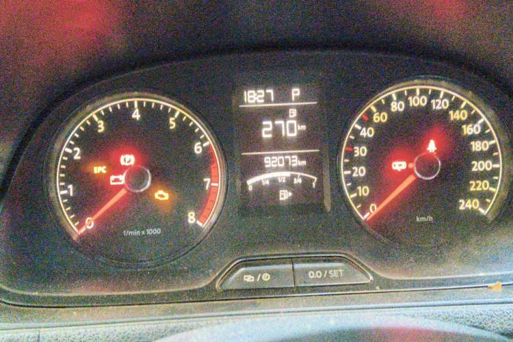Used Volkswagen Lavida 2015 1.6L Automatic Fashion Edition Instrument Cluster
