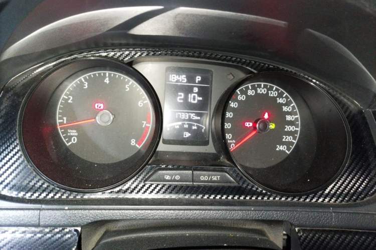 Used Volkswagen Lavida 2015 1.6L Automatic Fashion Edition Instrument Cluster