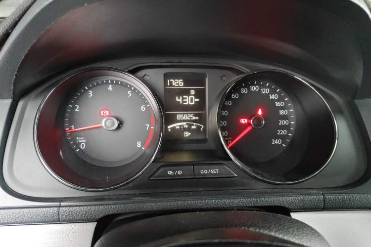 Used Volkswagen Lavida 2015 1.6L Manual Comfort Edition Instrument Cluster