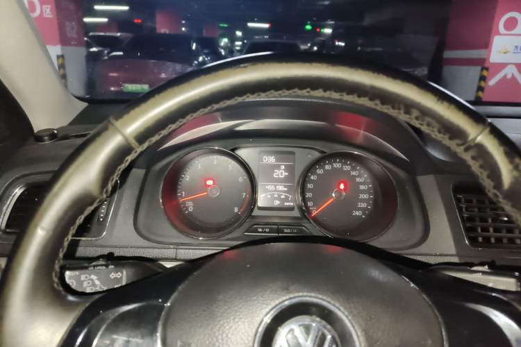 Used Volkswagen Lavida 2015 1.6L Manual Comfort Edition Instrument Cluster
