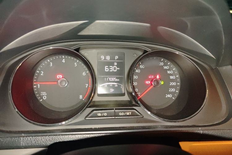 Used Volkswagen Lavida 2015 1.6L Automatic Comfort Edition Instrument Cluster
