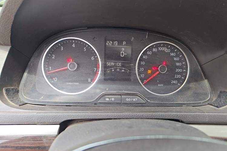Used Volkswagen Lavida 2015 1.6L Automatic Luxury Edition Instrument Cluster