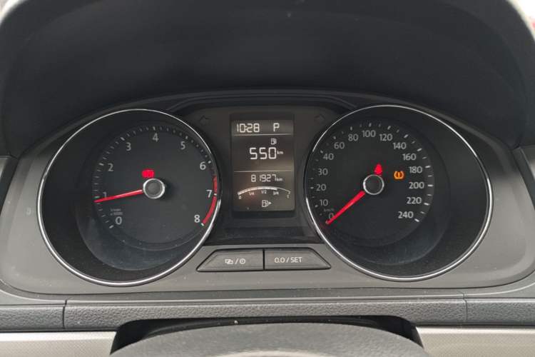 Used Volkswagen Lavida 2015 1.6L Automatic Comfort Edition Instrument Cluster