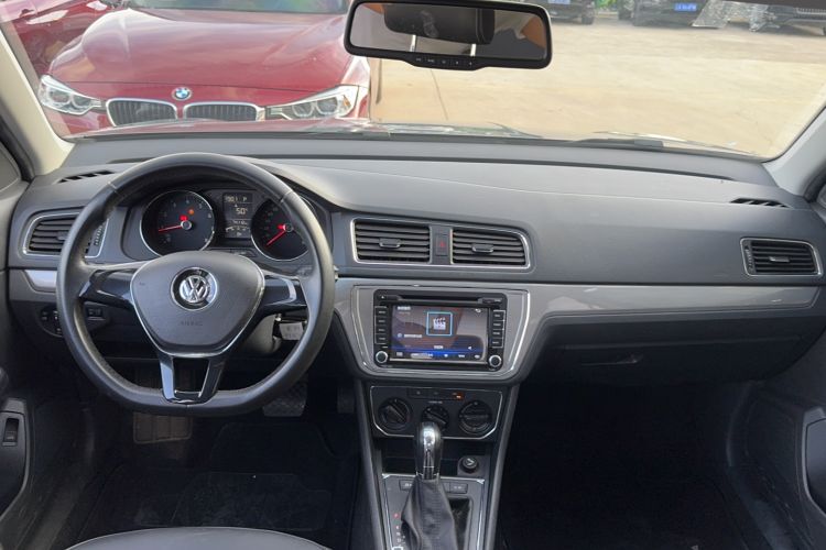 Used Volkswagen Lavida 2015 1.6L Automatic Comfort Edition Interior 2
