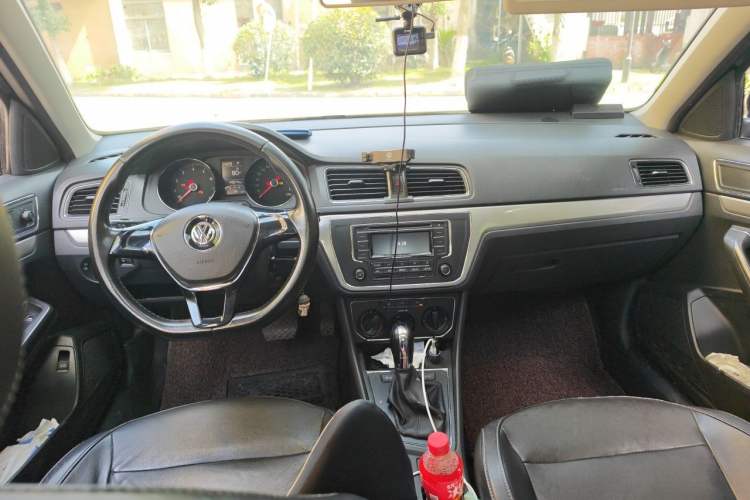 Used Volkswagen Lavida 2015 1.6L Automatic Comfort Edition Interior 2