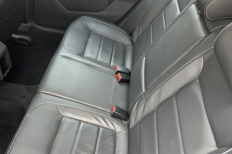 Used Volkswagen Lavida 2015 1.6L Automatic Comfort Edition Interior 2
