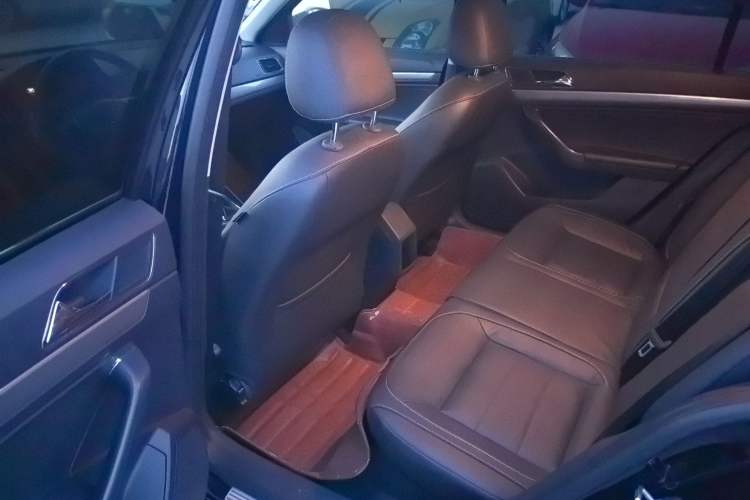 Used Volkswagen Lavida 2015 1.6L Automatic Comfort Edition Interior 2