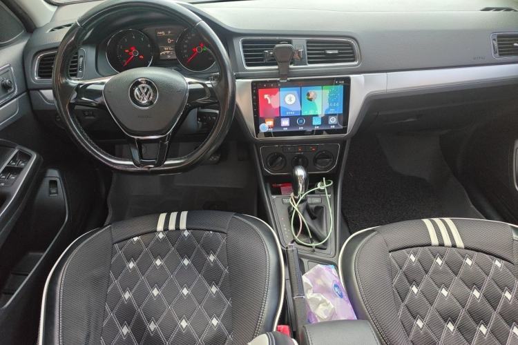 Used Volkswagen Lavida 2015 1.6L Automatic Comfort Edition Interior 2