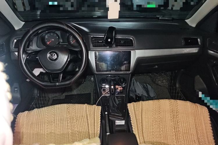 Used Volkswagen Lavida 2015 1.6L Automatic Comfort Edition Interior 2