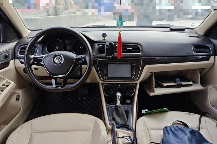 Used Volkswagen Lavida 2015 1.6L Automatic Comfort Edition Interior 3