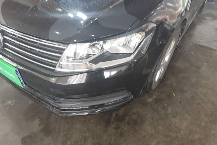 Used Volkswagen Lavida 2015 1.6L Manual Fashion Edition Left Front Headlight