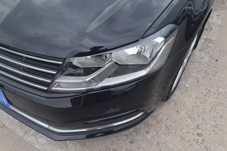 Used Volkswagen Lavida 2015 1.6L Automatic Comfort Edition Left Front Headlight