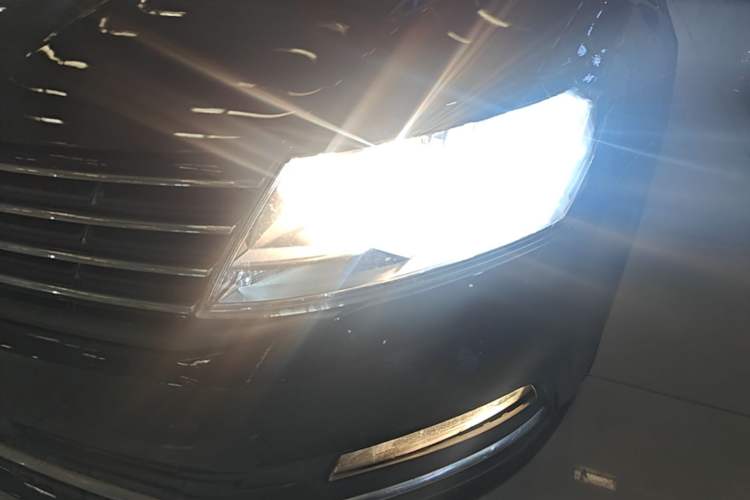 Used Volkswagen Lavida 2015 1.6L Automatic Comfort Edition Left Front Headlight