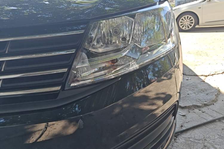 Used Volkswagen Lavida 2015 1.6L Automatic Fashion Edition Left Front Headlight