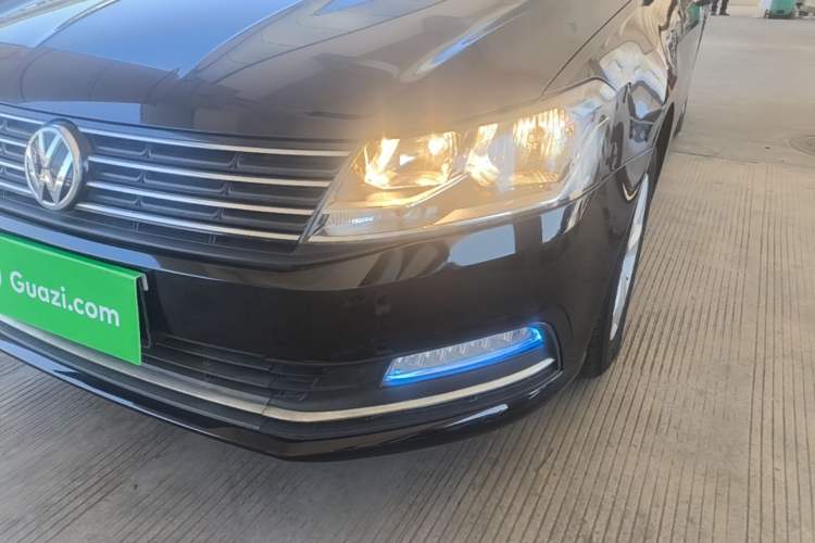 Used Volkswagen Lavida 2015 1.6L Manual Fashion Edition Left Front Headlight