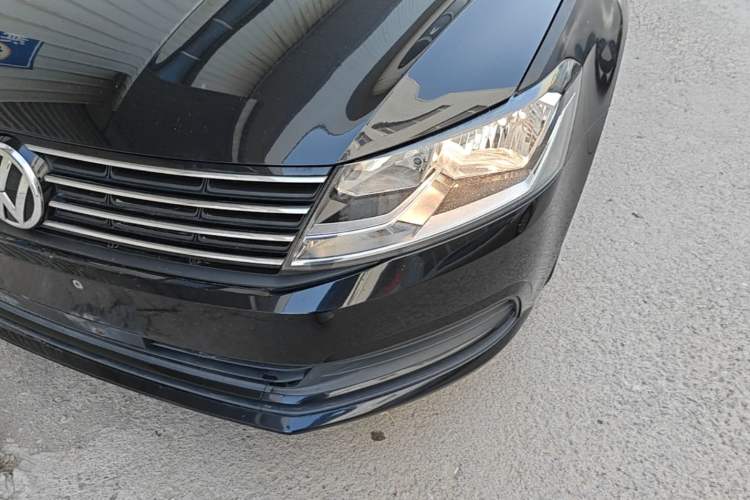 Used Volkswagen Lavida 2015 1.6L Automatic Fashion Edition Left Front Headlight