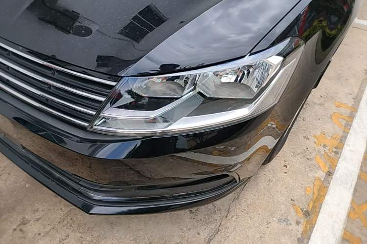 Used Volkswagen Lavida 2015 1.6L Manual Fashion Edition Left Front Headlight