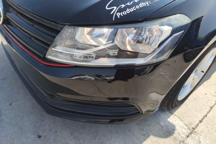 Used Volkswagen Lavida 2015 1.6L Automatic Fashion Edition Left Front Headlight