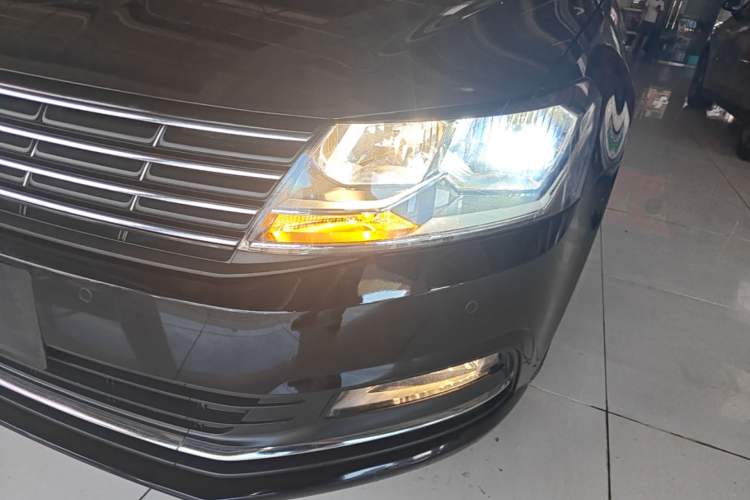 Used Volkswagen Lavida 2015 1.6L Automatic Comfort Edition Left Front Headlight