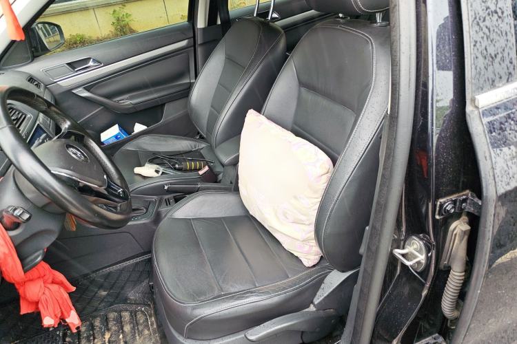 Used Volkswagen Lavida 2015 1.6L Automatic Comfort Edition Left Front Seat