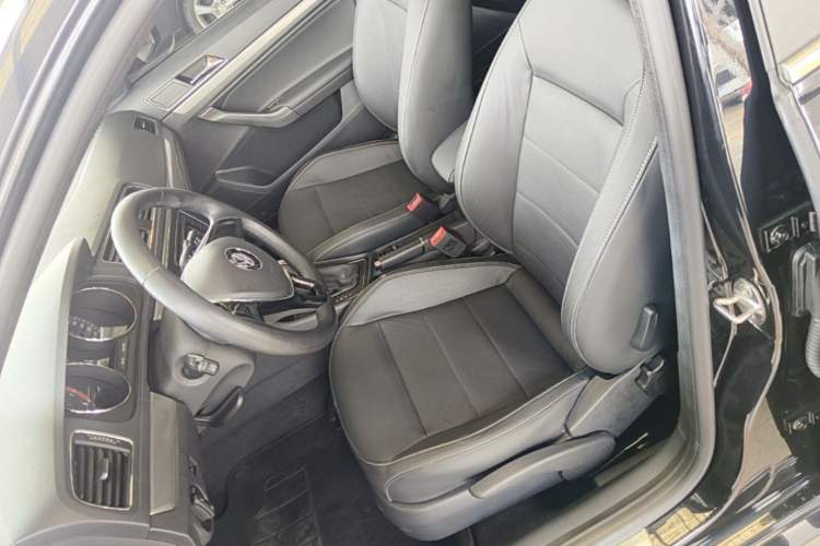 Used Volkswagen Lavida 2015 1.6L Automatic Comfort Edition Left Front Seat