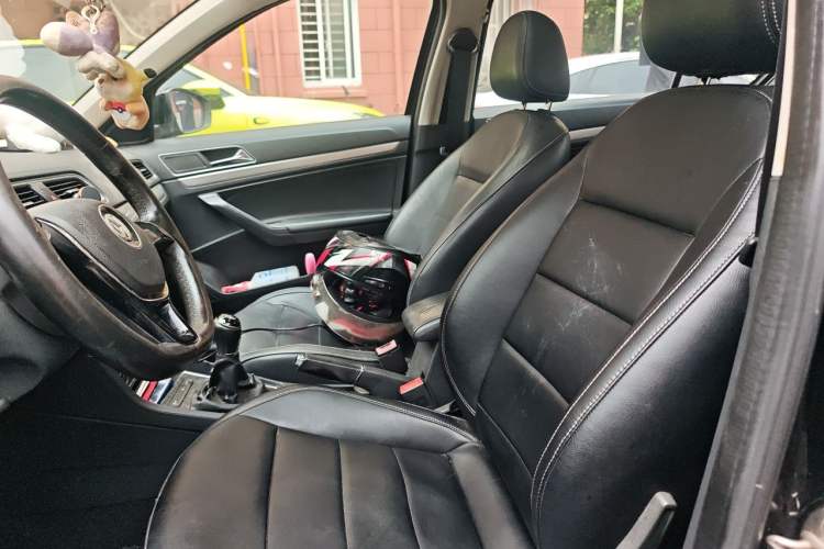 Used Volkswagen Lavida 2015 1.6L Manual Comfort Edition Left Front Seat