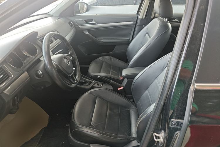 Used Volkswagen Lavida 2015 1.6L Automatic Comfort Edition Left Front Seat
