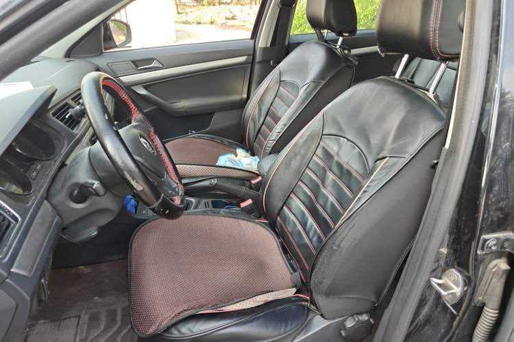 Used Volkswagen Lavida 2015 1.6L Manual Fashion Edition Left Front Seat