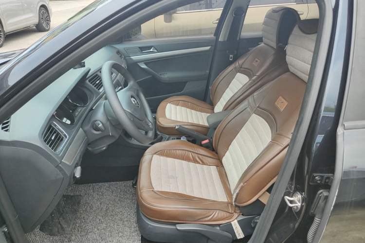 Used Volkswagen Lavida 2015 1.6L Manual Fashion Edition Left Front Seat