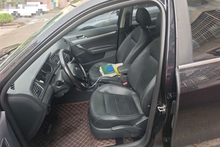 Used Volkswagen Lavida 2015 1.6L Manual Comfort Edition Left Front Seat