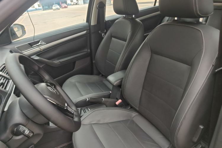 Used Volkswagen Lavida 2015 1.6L Manual Comfort Edition Left Front Seat