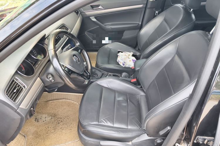 Used Volkswagen Lavida 2015 1.6L Automatic Comfort Edition Left Front Seat