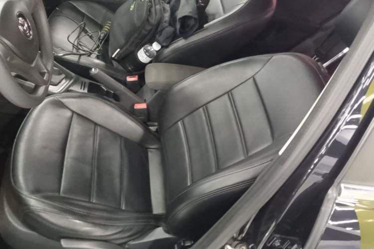 Used Volkswagen Lavida 2015 1.6L Automatic Fashion Edition Left Front Seat