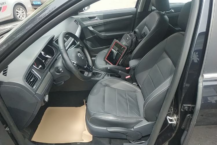 Used Volkswagen Lavida 2015 1.6L Automatic Comfort Edition Left Front Seat