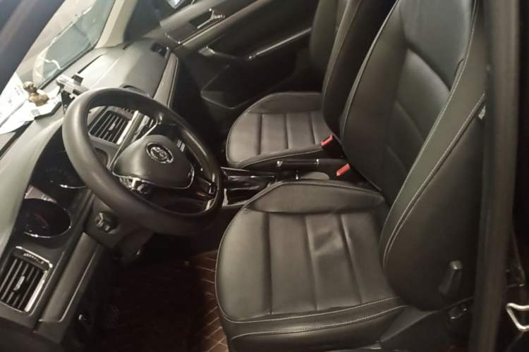 Used Volkswagen Lavida 2015 1.6L Automatic Comfort Edition Left Front Seat