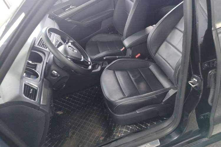 Used Volkswagen Lavida 2015 1.6L Automatic Comfort Edition Left Front Seat