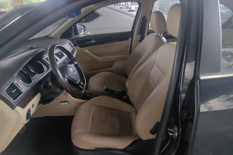 Used Volkswagen Lavida 2015 230TSI DSG Comfort Edition Left Front Seat