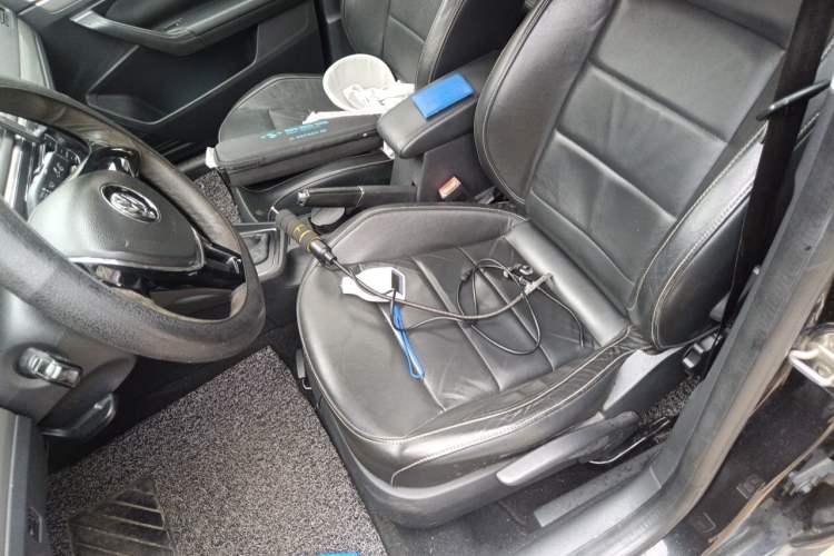 Used Volkswagen Lavida 2015 1.6L Automatic Comfort Edition Left Front Seat