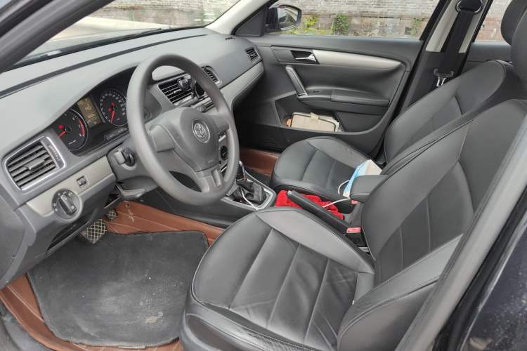 Used Volkswagen Lavida 2015 1.6L Automatic Comfort Edition Left Front Seat