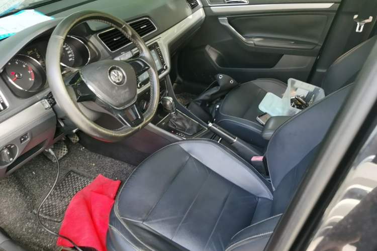 Used Volkswagen Lavida 2015 1.6L Automatic Comfort Edition Left Front Seat