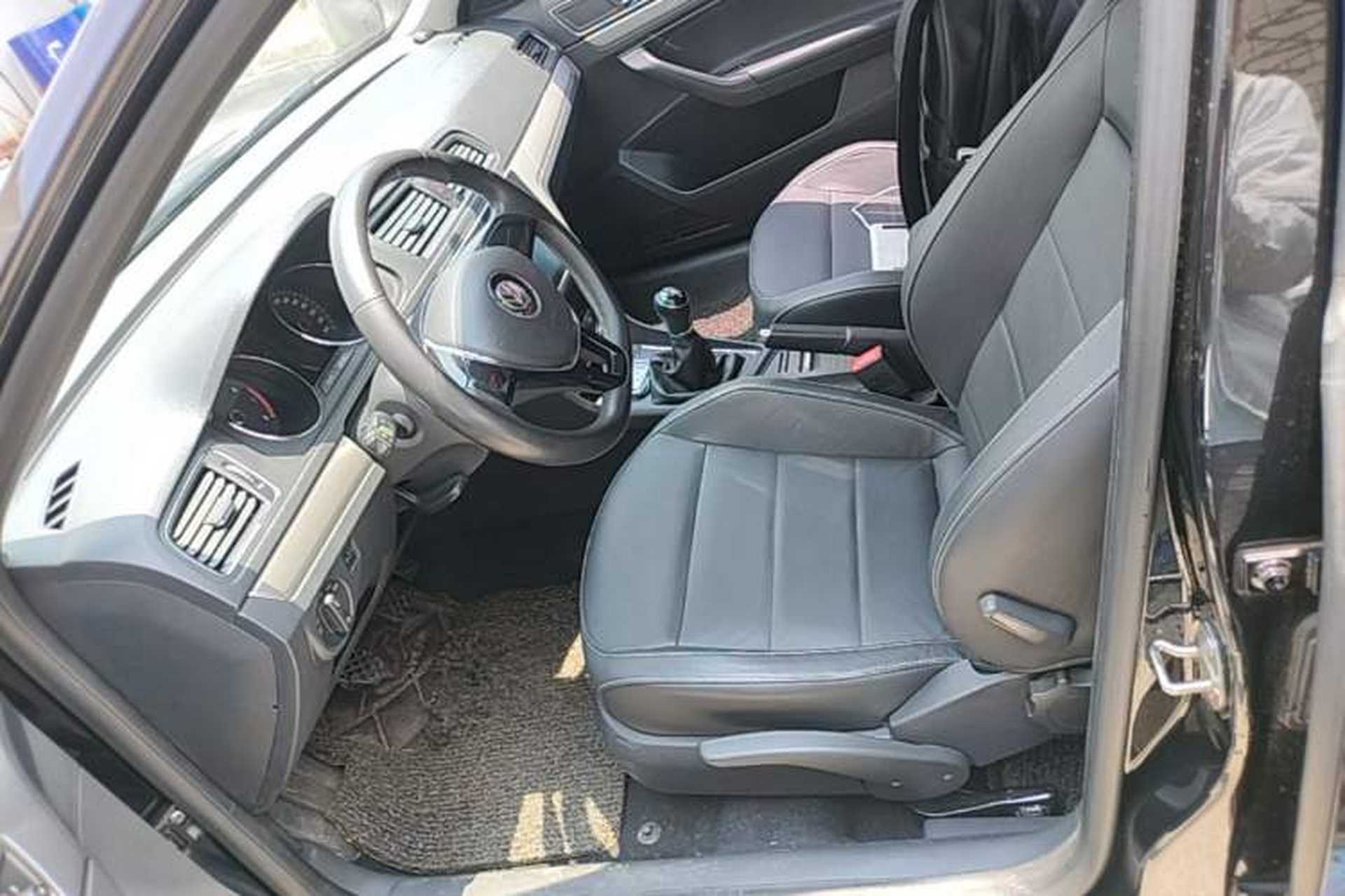 Used Volkswagen Lavida 2015 1.6L Manual Comfort Edition Left Front Seat