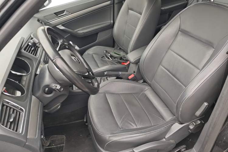 Used Volkswagen Lavida 2015 1.6L Automatic Comfort Edition Left Front Seat