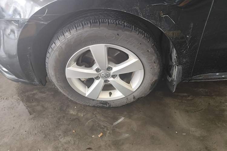 Used Volkswagen Lavida 2015 1.6L Manual Fashion Edition Left Front Wheel Hub