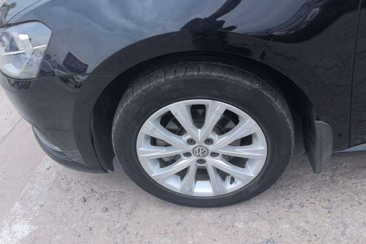 Used Volkswagen Lavida 2015 1.6L Automatic Comfort Edition Left Front Wheel Hub