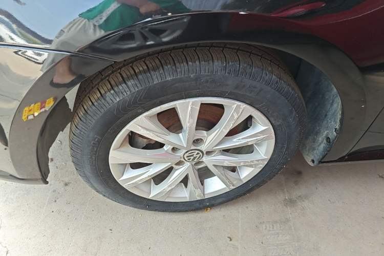 Used Volkswagen Lavida 2015 1.6L Automatic Comfort Edition Left Front Wheel Hub